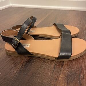 Steve Madden flat sandals size 8.5